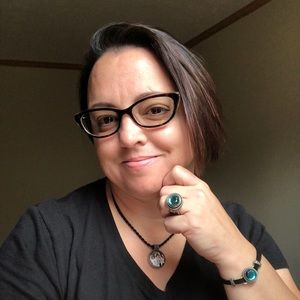Meet your Posher, Deborah